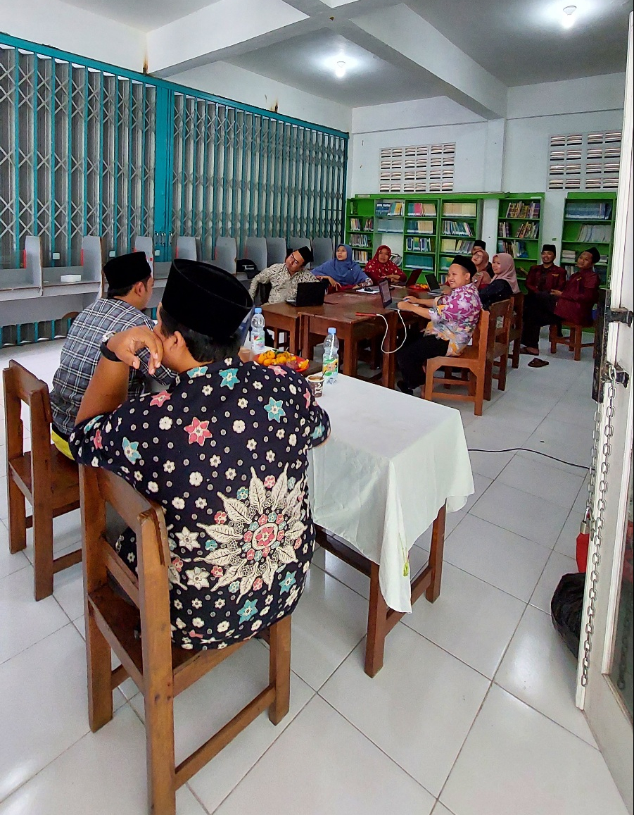 Workshop Penguatan Metodologi Penelitian kepada Dosen